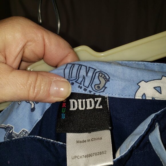 Ladies UNC DUDZ Scrubs in Carolina Blue - L - Picture 4 of 5